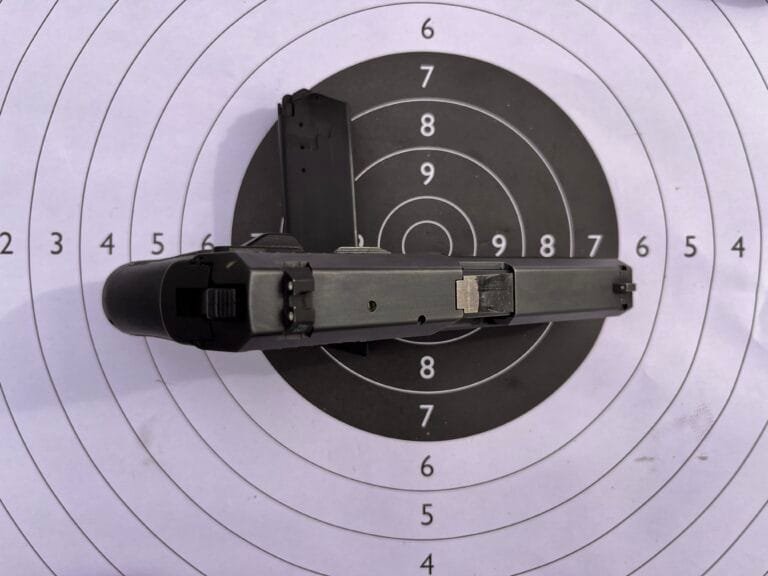 Niemiecki pistolet H&K - Heckler & Koch USP kaliber 9x19mm — zdjęcie 3 z 3