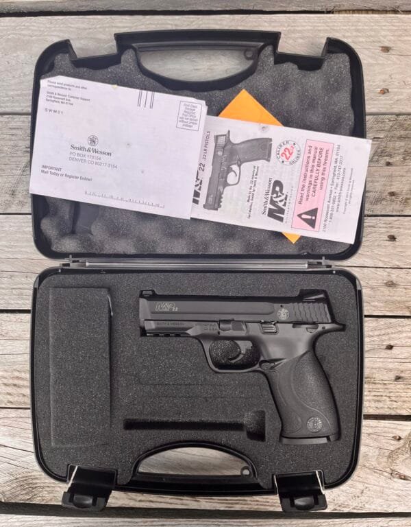 Pistolet S&W Smith & Wesson MP22 kaliber .22LR — zdjęcie 3 z 6