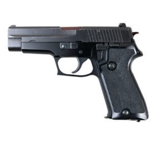 Pistolet SIG Sauer P220 kaliber 9 mm Steyr, niemiecka konstrukcja w bardzo dobrym stanie.
