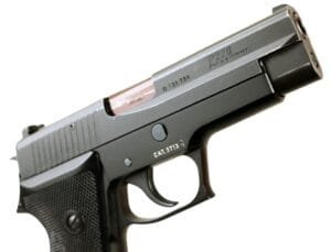 SIG Sauer Model P220 | 9 mm Steyr | Stan dobry — zdjęcie 8 z 9