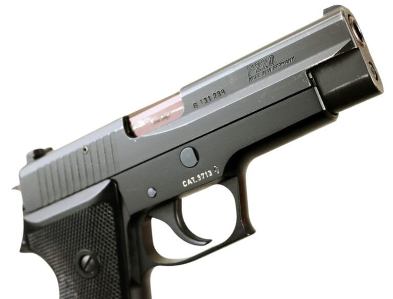 SIG Sauer Model P220 | 9 mm Steyr | Stan dobry — zdjęcie 8 z 9