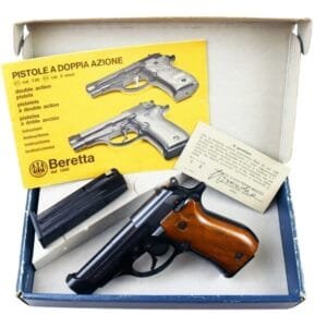 Pistolet Beretta Mod. 81 kaliber 7,65 mm, model z 1978 roku, perfekcyjny stan z oryginalnymi akcesoriami.