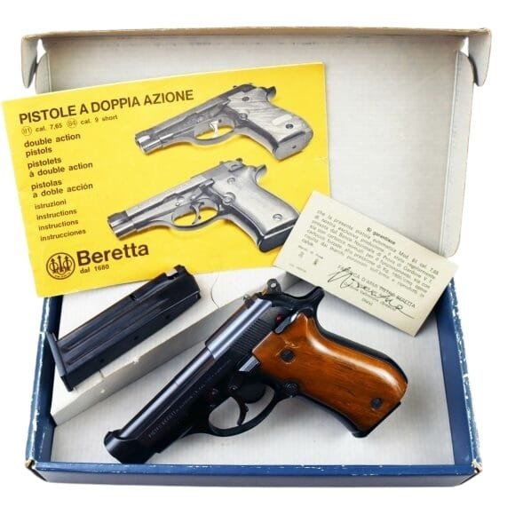 Pistolet Beretta Mod. 81 kaliber 7,65 mm, model z 1978 roku, perfekcyjny stan z oryginalnymi akcesoriami.