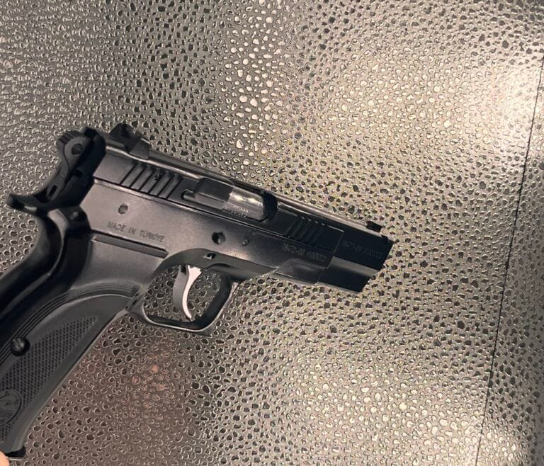 Canik Dolphin | 9x19 mm | Stan bardzo dobry — zdjęcie 3 z 4
