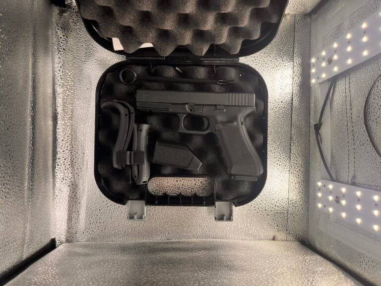 Glock 17 Gen 4 z pudełkiem | 9x19 mm | Stan idealny z pudełkiem — zdjęcie 3 z 3