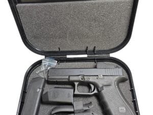 Glock 17 Gen 4 MOS, nowoczesny pistolet kaliber 9x19mm z kolimatorem Docter, bardzo dobry stan.