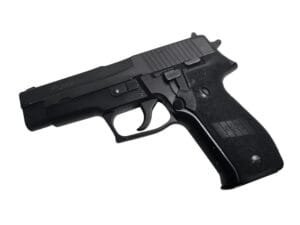 Sig Sauer P226, pistolet kaliber 9x19 mm, wyprodukowany w Niemczech, bardzo dobry stan.