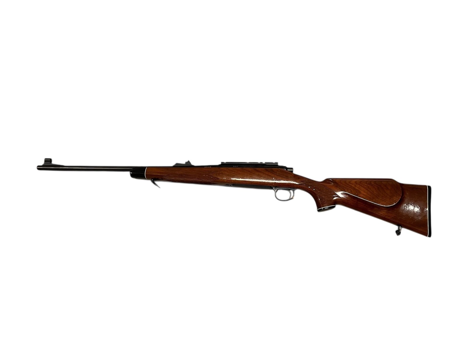 Karabin Remington model 700 kaliber .270 Winchester z osadą z orzecha