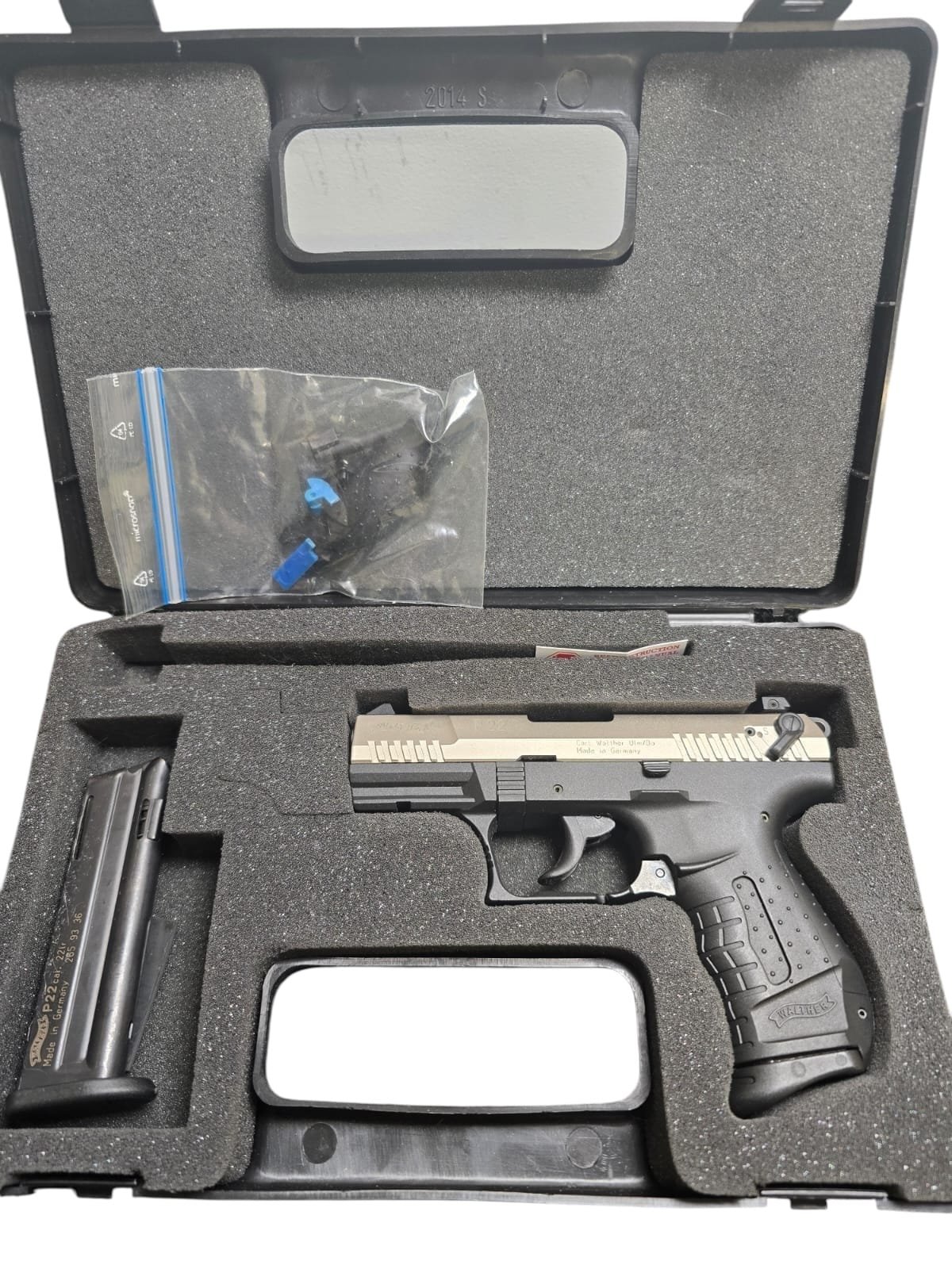 Pistolet Walther P22 kaliber .22 LR z pudełkiem i magazynkami