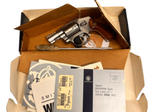 Rewolwer Smith & Wesson 640 Centennial .38 Special z pudełkiem
