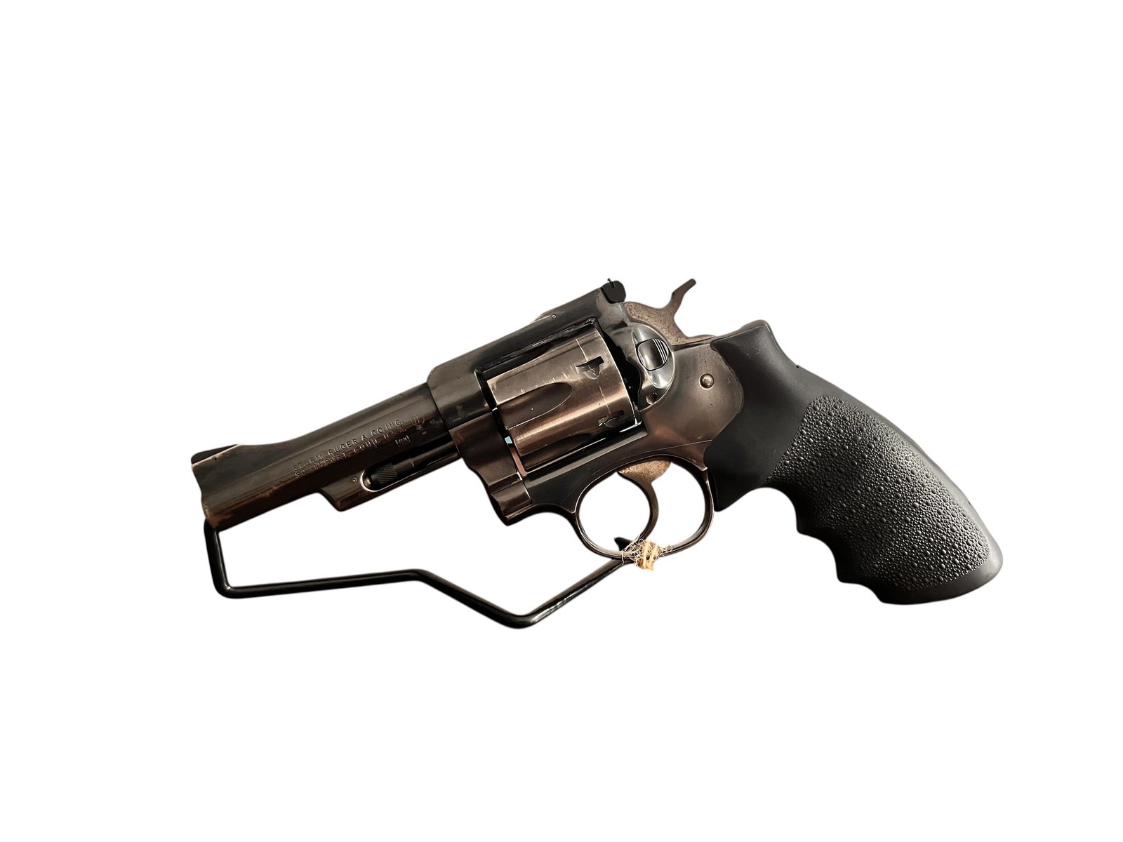 Rewolwer Ruger Security Six w kalibrze .357 Magnum z okładzinami Hogue na sprzedaż w sklepie w Borowej.