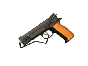 Pistolet Tanfoglio TA90 w kalibrze 9mm Luger, w pełni stalowa konstrukcja.