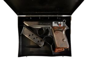 Pistolet Walther PPK z 1973 roku, w oryginalnym pudełku.