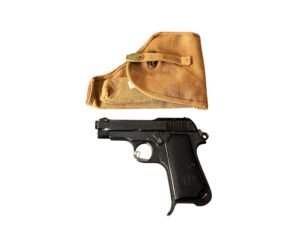 Historyczny włoski pistolet Beretta 35 z 1938 roku.