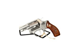 Rewolwer Smith & Wesson 60, pierwszy rewolwer ze stali nierdzewnej.