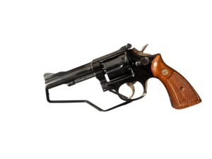 Rewolwer Smith & Wesson 15-4, kaliber .38 Special.