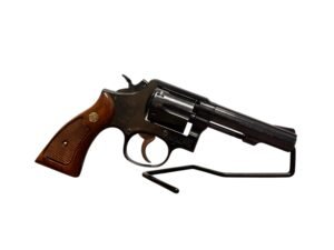 Rewolwer Smith & Wesson 10-6 z ciężką lufą.