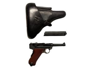 Pistolet Mauser P08 w komplecie z historyczną, skórzaną kaburą z 1941 roku.