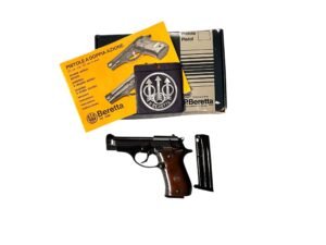Pistolet Beretta 81 BB w kalibrze 7,65mm, w oryginalnym pudełku.