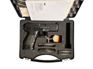 Używany pistolet Heckler & Koch P30 w kalibrze 9x19 mm z kompletem okładzin.