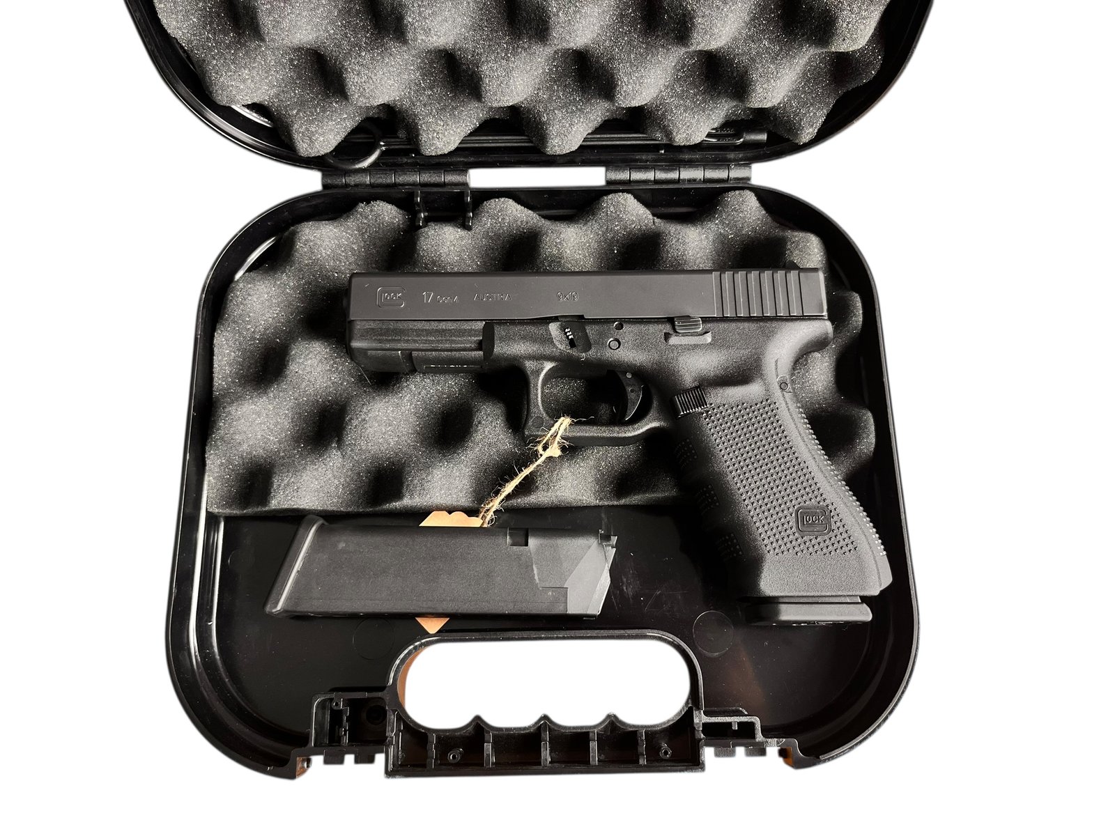 Używany pistolet Glock 17 Gen 4 w kalibrze 9x19 mm.