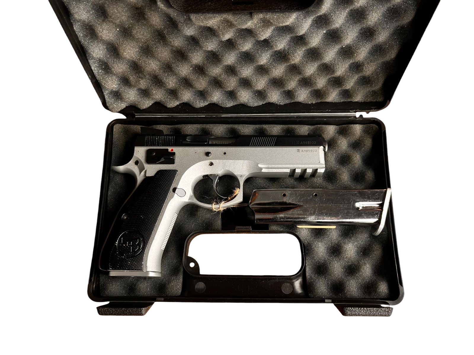 Używany pistolet sportowy CZ 75 SP-01 Shadow w kalibrze 9x19 mm.