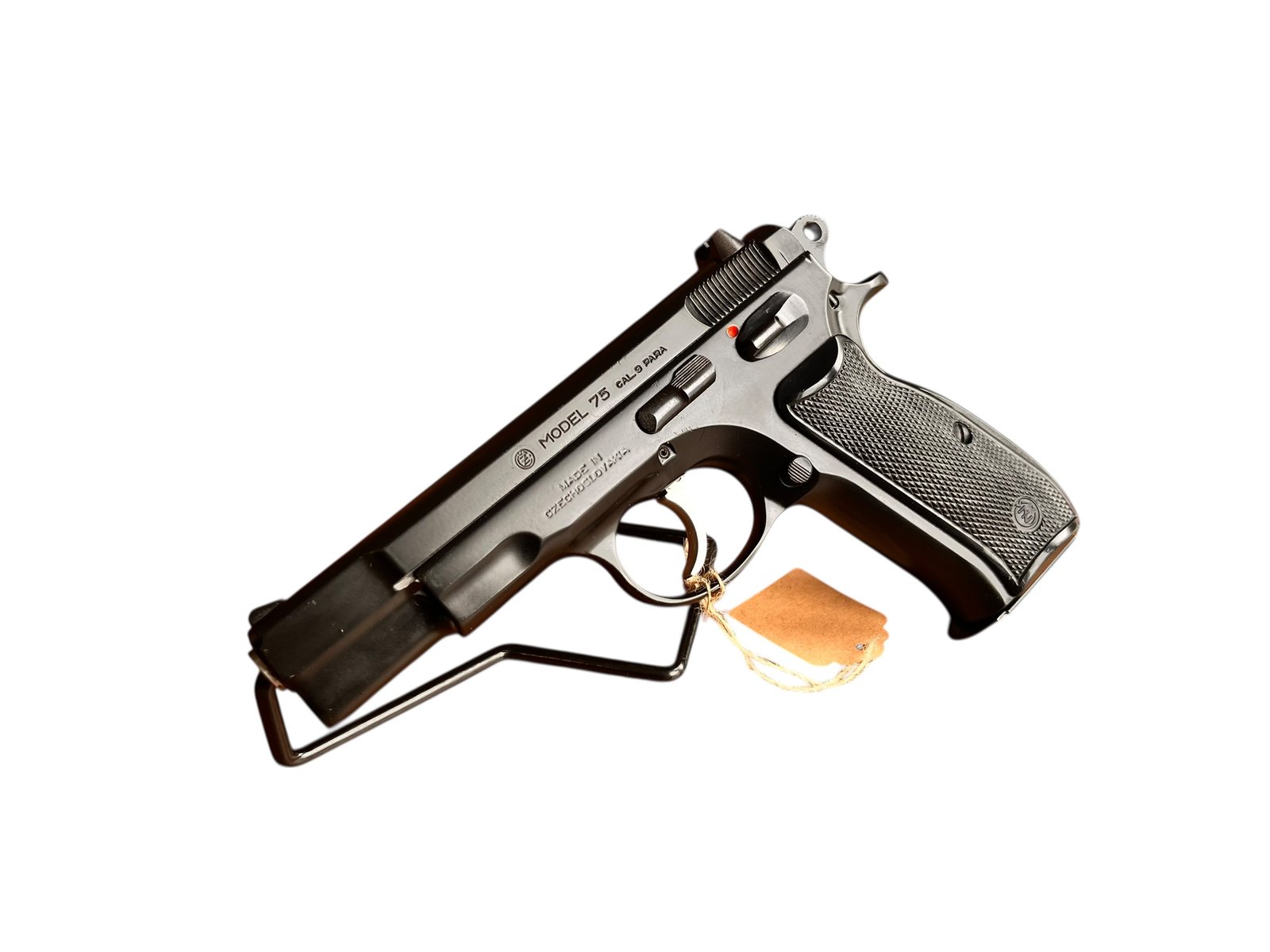 Używany pistolet CZ 75 w kalibrze 9x19 mm.