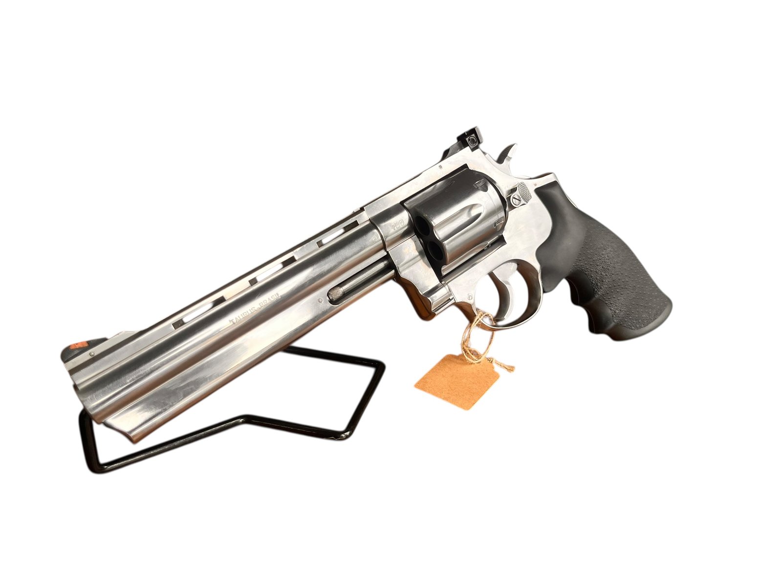 Używany rewolwer Taurus .44 Magnum Inox z długą lufą 6,5 cala.