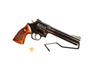 Używany rewolwer Smith & Wesson 586-3 w kalibrze .357 Magnum.