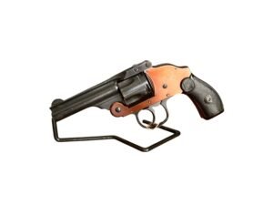 Używany rewolwer Harrington & Richardson Safety Hammerless w kalibrze .38 S&W.