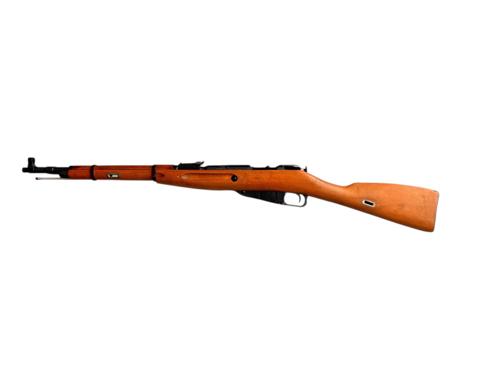 Polski karabin powtarzalny Mosin M1944 Radom z 1954 roku ze złożonym bagnetem.