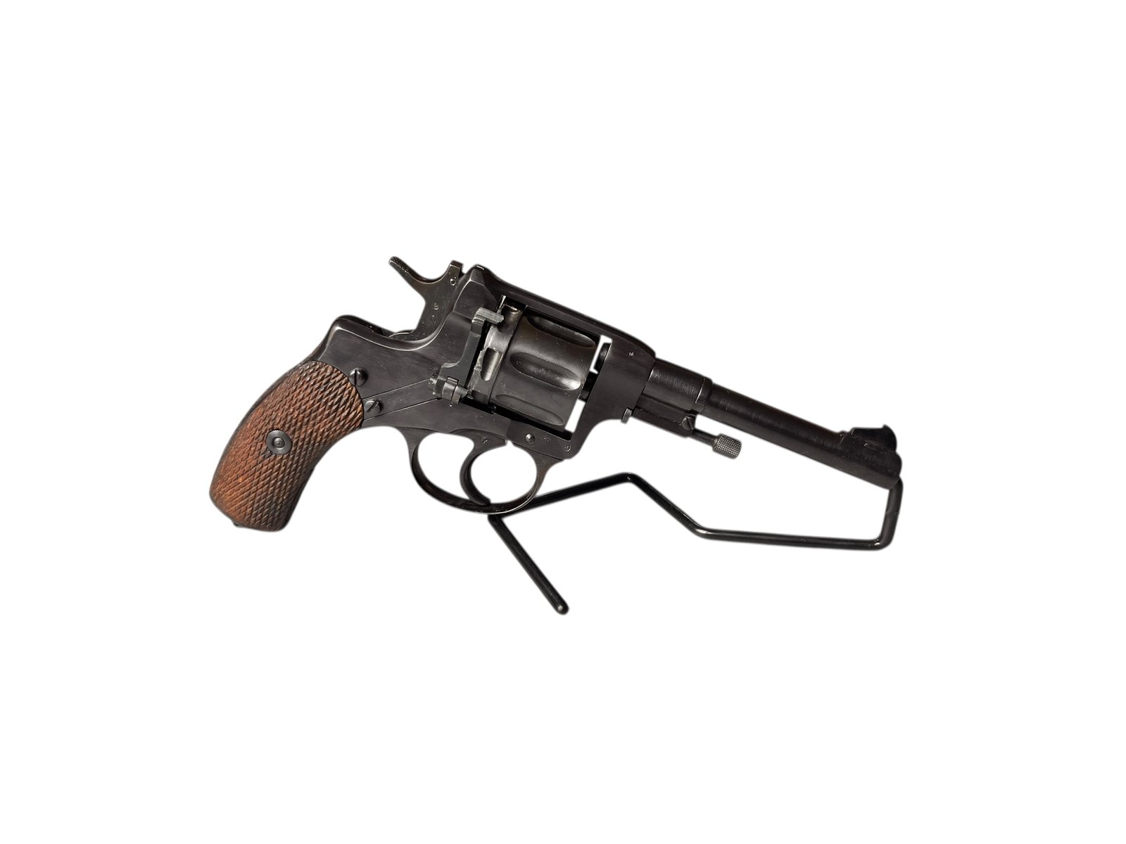 Historyczny radziecki rewolwer Tula Nagant 1895 z 1939 roku.