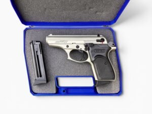 Pistolet Bersa Thunder 22 w kalibrze .22lr, kompaktowa konstrukcja.