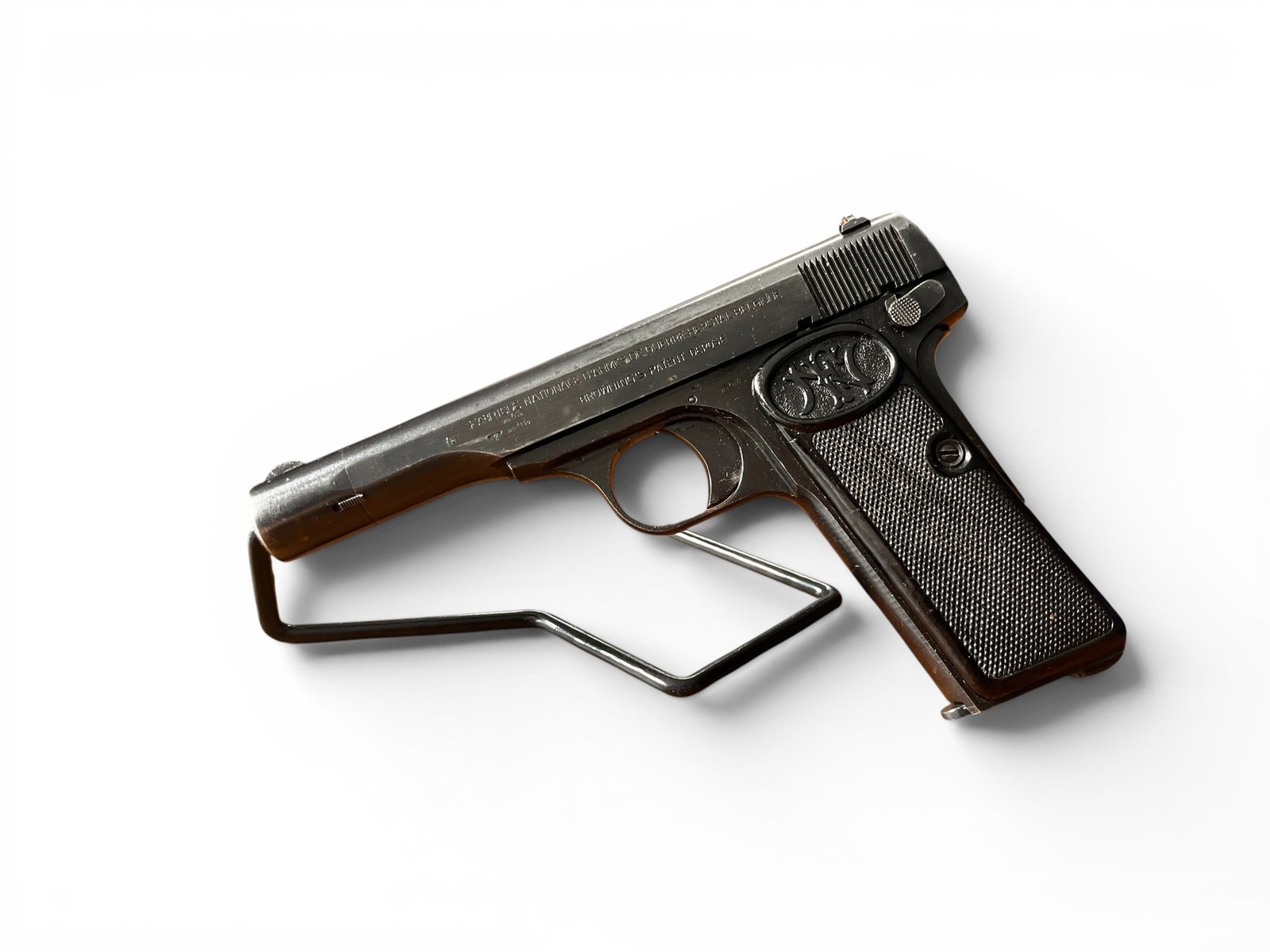 Pistolet FN-Browning 1910/22 Wojenny Wehrmacht z 1943 roku z widocznymi biciami Waffenamt.