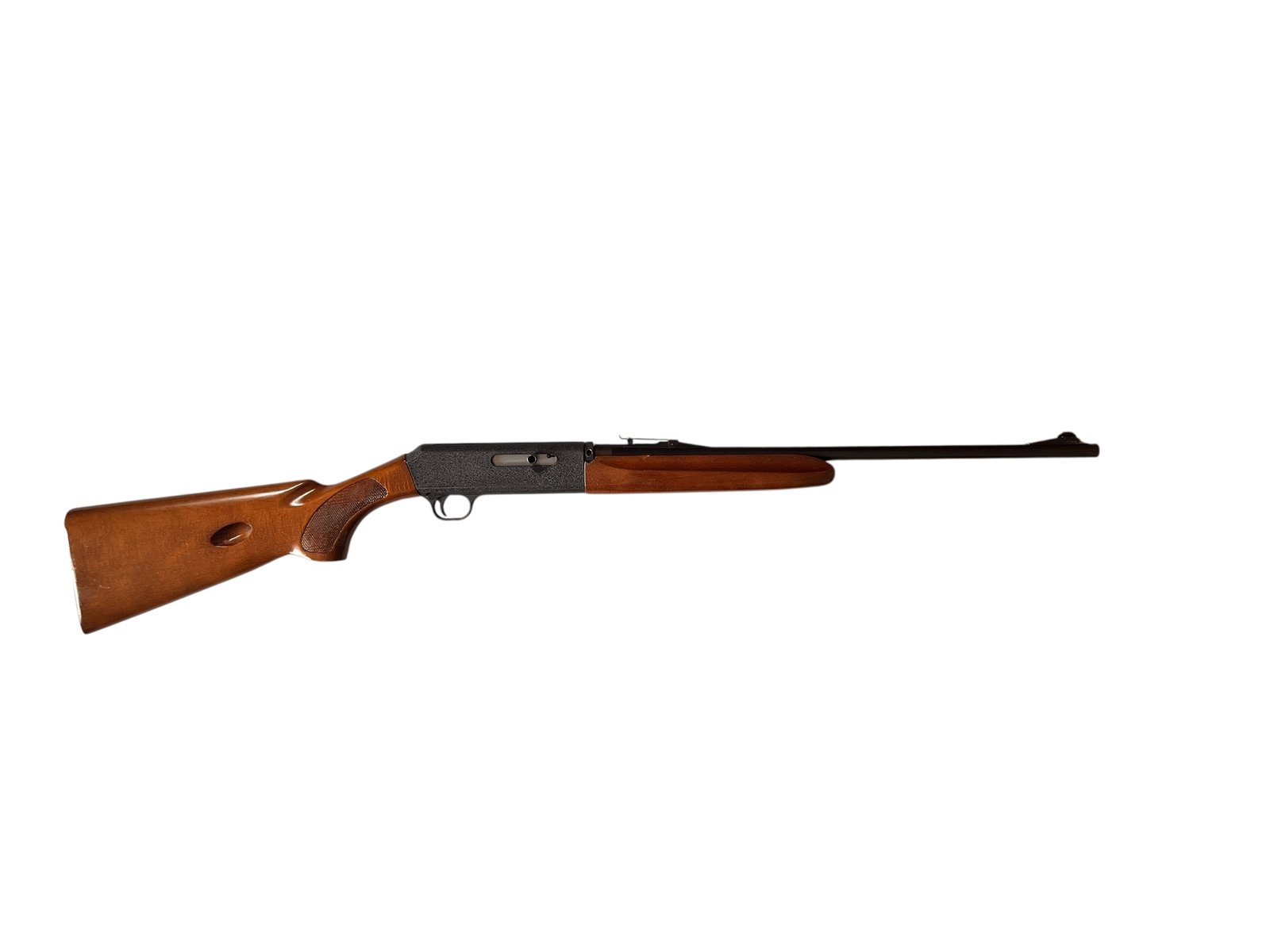 Elegancki karabin samopowtarzalny Franchi Centennial w kalibrze .22lr z orzechową osadą.