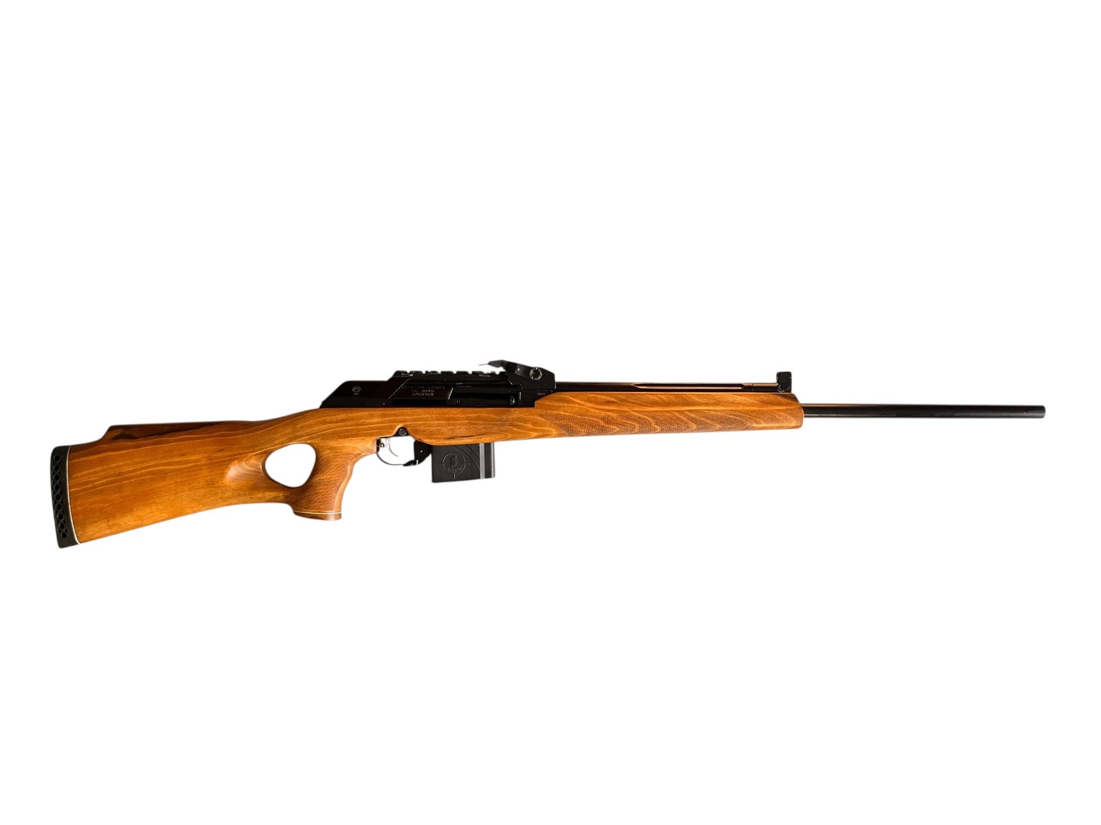 Karabin samopowtarzalny Molot Vepr 308 Super S Sporter z drewnianą kolbą typu thumbhole.
