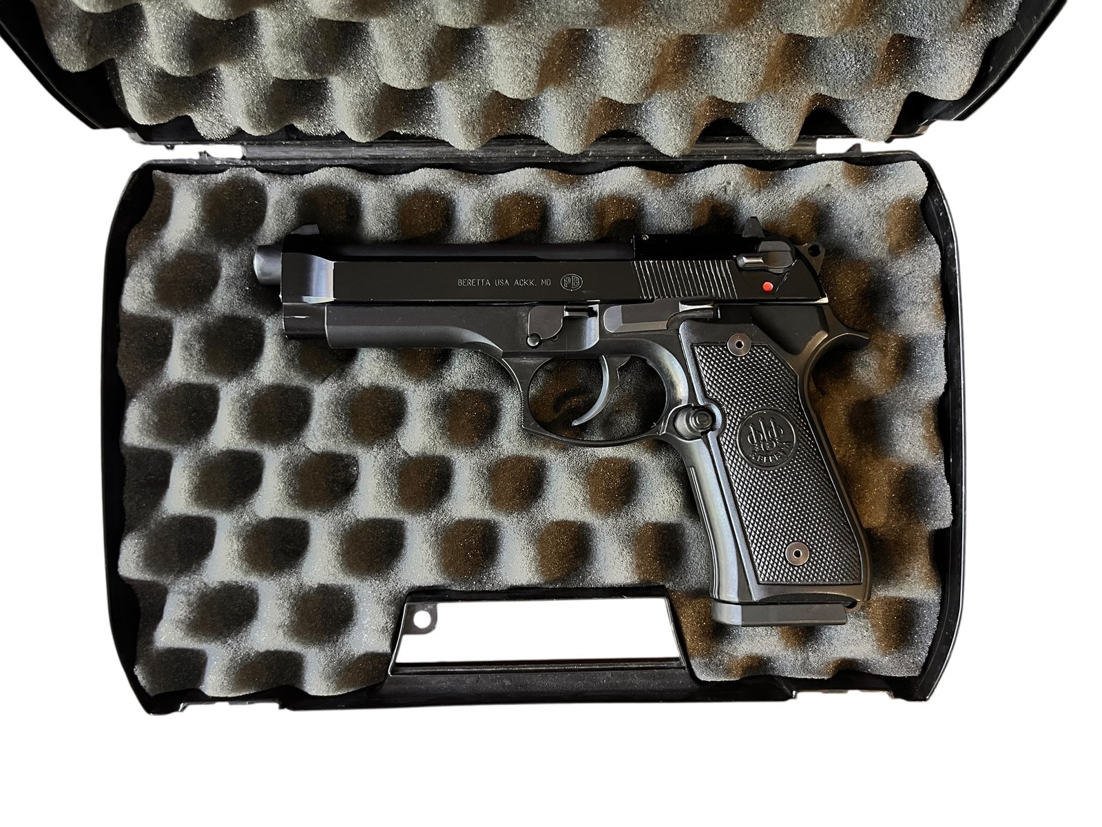 Pistolet samopowtarzalny Beretta 92 FS .22lr, treningowa wersja legendarnego pistoletu wojskowego M9.