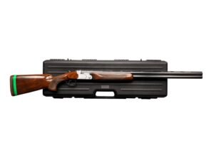 Sportowa strzelba gładkolufowa bock Beretta 680 Trap w kalibrze 12/70 z klasyczną drewnianą osadą.