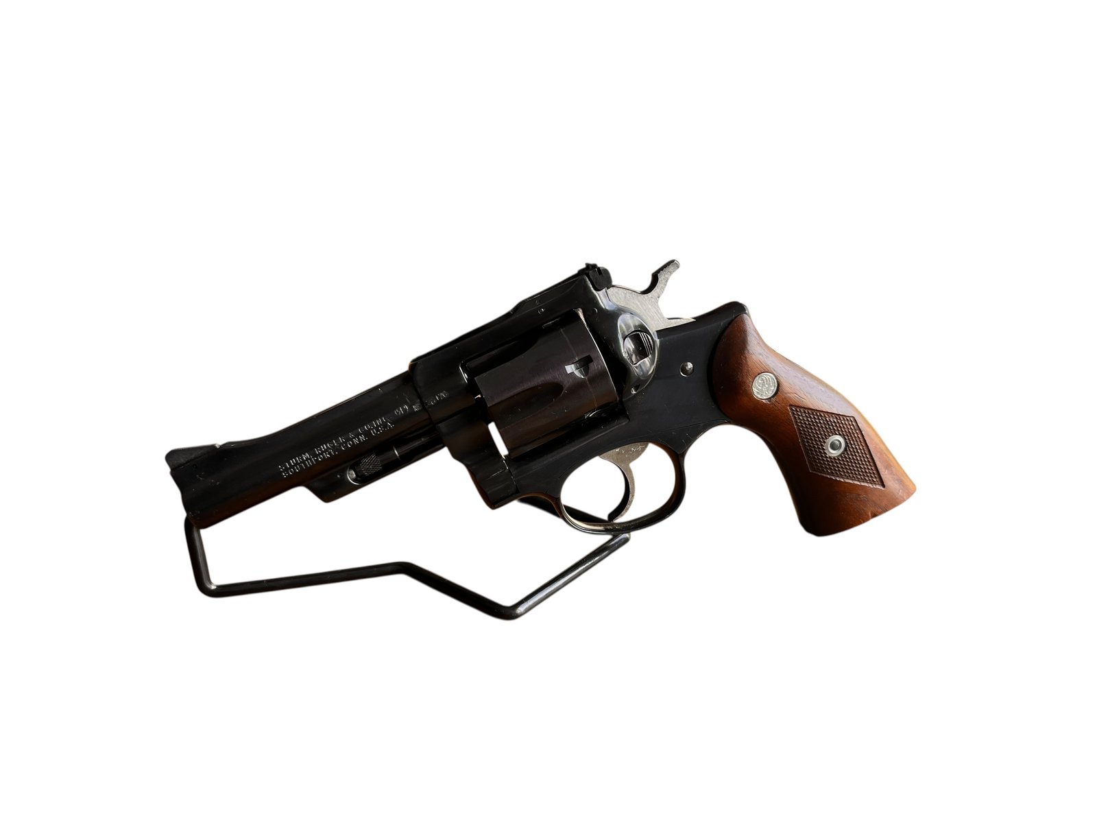 Klasyczny amerykański rewolwer Ruger Security Six w kalibrze .357 Magnum z regulowaną szczerbinką i 4-calową lufą.