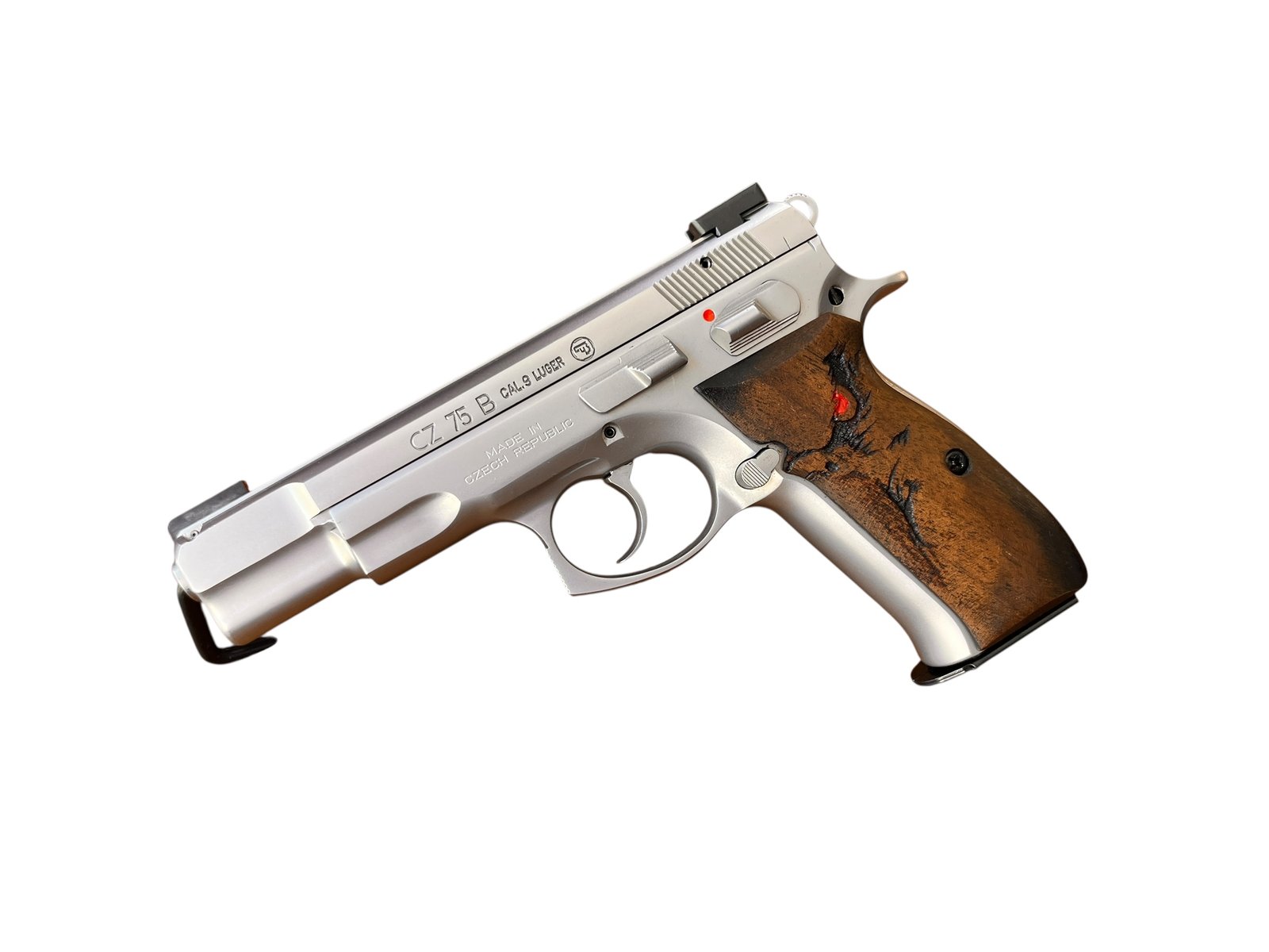 Pistolet samopowtarzalny CZ 75B Inox w kalibrze 9x19mm, w całości wykonany ze stali nierdzewnej.