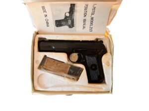 Pistolet samopowtarzalny Norinco 213 w kalibrze 9x19mm, będący chińską wersją pistoletu Tokarev TT-33.