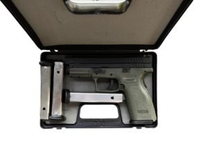 Pistolet samopowtarzalny HS Product HS-9 z czterema magazynkami i pudełkiem. Tytuł zdjęcia: HS-Product-HS-9-Pistolet-9x19mm Podpis: HS Product HS-9 – chorwacka solidność i potrójne bezpieczeństwo. Opis do zdjęcia: Używany pistolet HS-9 w kalibrze 9x19mm, stan dobry +, dostępny od ręki w sklepie w Borowej.
