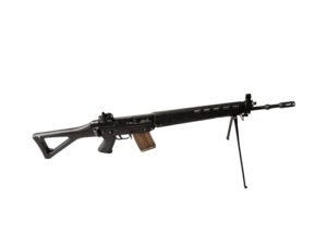 Karabin samopowtarzalny SIG 550-1 SP w kalibrze .223 Rem, standardowy karabin armii szwajcarskiej, z rozłożonym dwójnogiem.