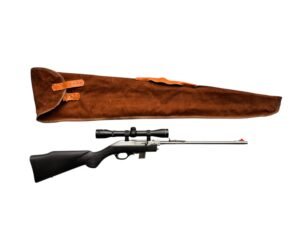 Karabin samopowtarzalny Marlin 70 .22lr z zamontowaną lunetą 4x32 i miękkim pokrowcem.