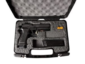 Pistolet samopowtarzalny Sig Sauer P320 X-FIVE w kalibrze 9x19mm z prostym językiem spustowym i lejkiem.