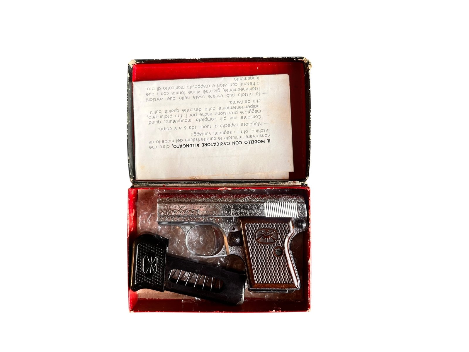 Bernardelli Luxus - kunsztownie grawerowany pistolet kolekcjonerski z 1957 roku.