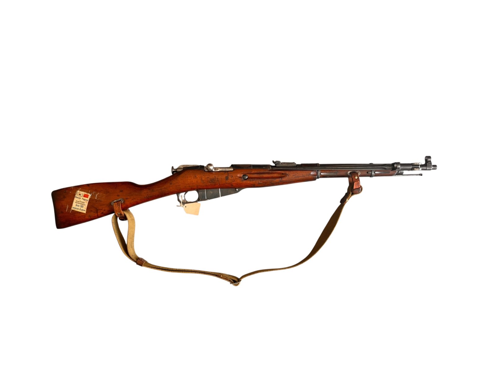 Karabin Powtarzalny Mosin Nagant Typ 53 (M44) z rozłożonym bagnetem bocznym.