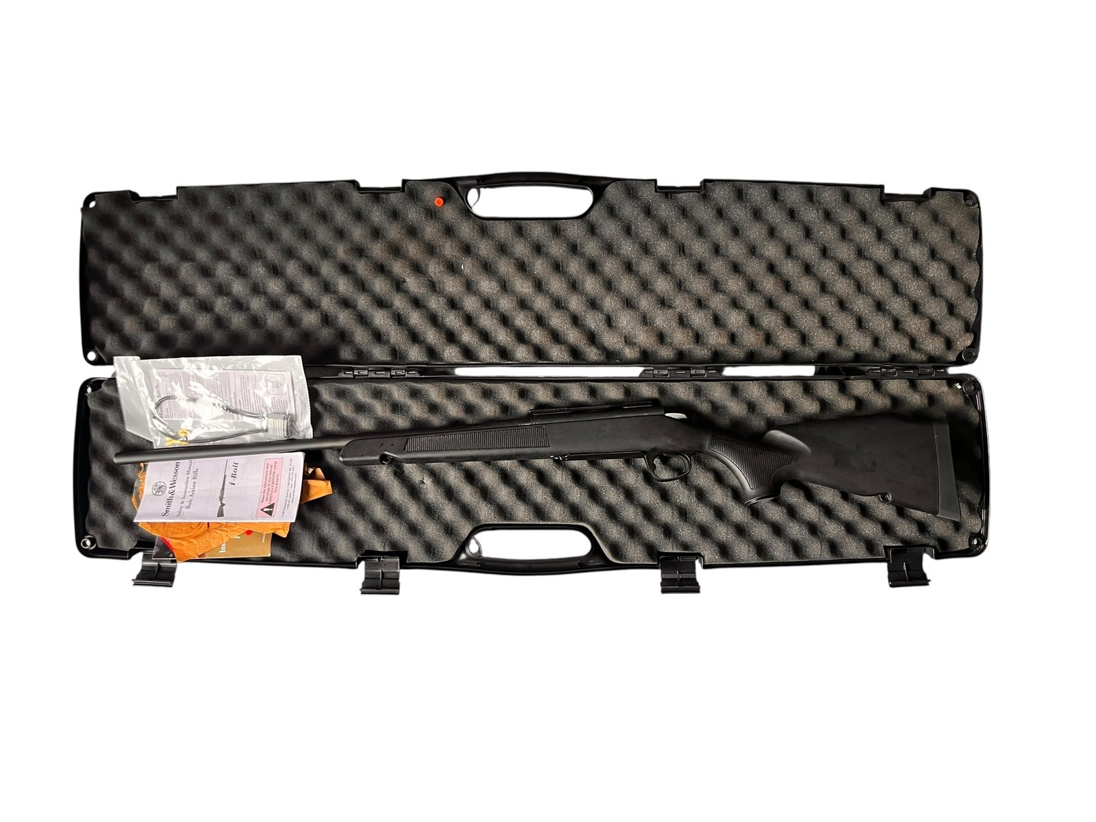 Smith & Wesson i-Bolt w kalibrze 30-06 Springfield z walizką transportową